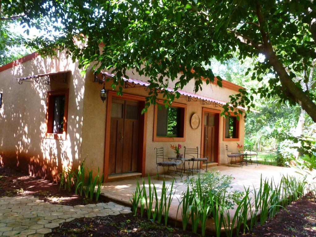 Santa Elena The Flycatcher Inn Retreat Hotel المظهر الخارجي الصورة